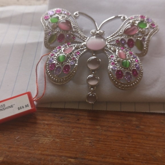 Pin - Picture 1 of 1